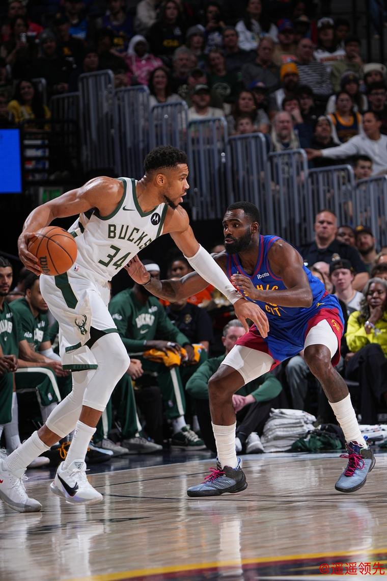 字母哥21+17沃克空砍32分 雄鹿险胜老鹰